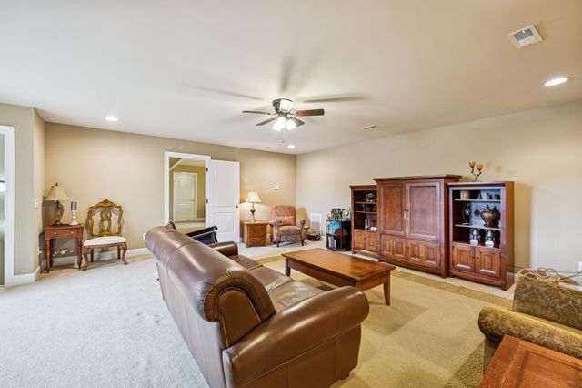 3917 Amanda Beth Ct, Columbia, TN 38401