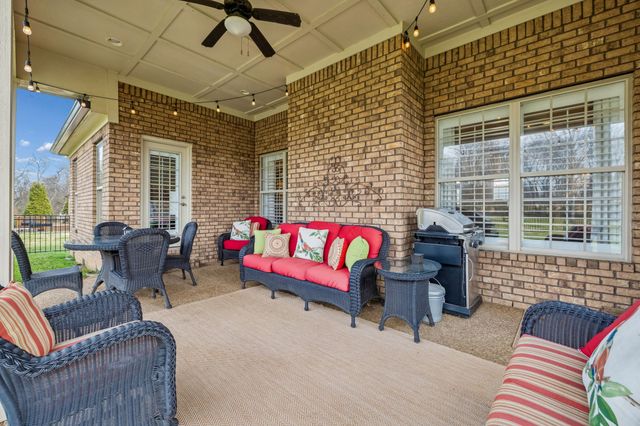 3917 Amanda Beth Ct, Columbia, TN 38401