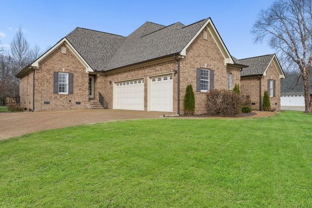 3917 Amanda Beth Ct, Columbia, TN 38401