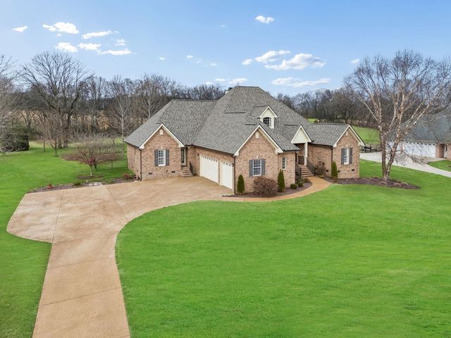 3917 Amanda Beth Ct, Columbia, TN 38401