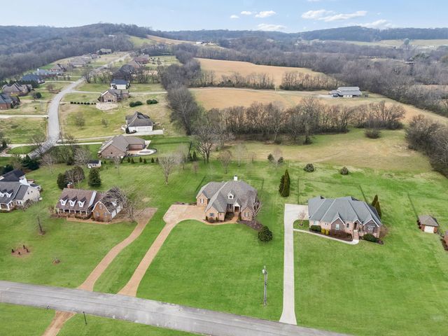 3917 Amanda Beth Ct, Columbia, TN 38401