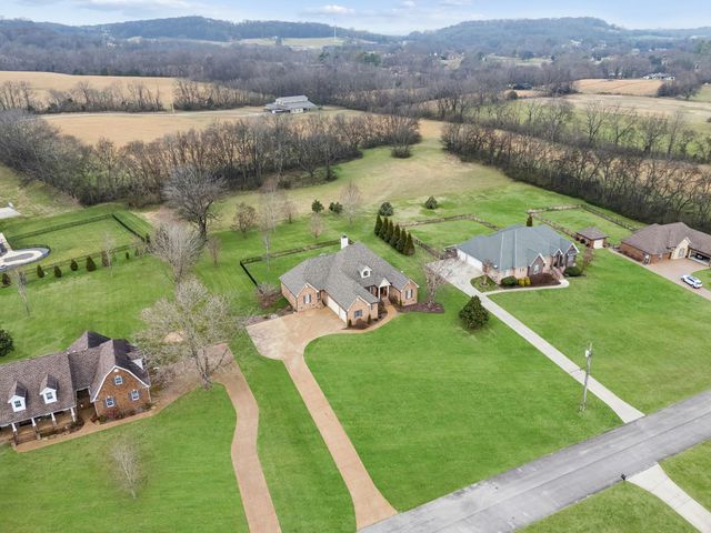 3917 Amanda Beth Ct, Columbia, TN 38401