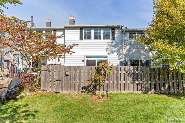 42645 Savoy Court, Northville, MI 48167