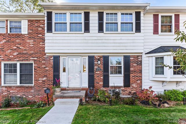 42645 Savoy Court, Northville, MI 48167