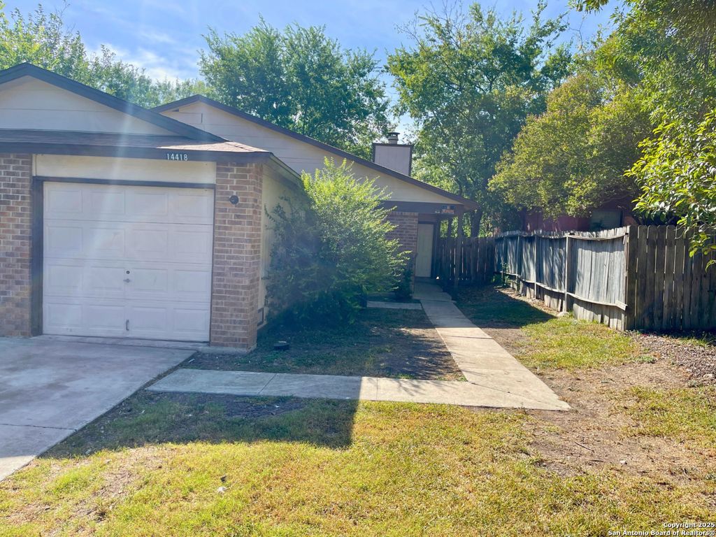 14418 Waddesdon Bluff, San Antonio, TX 78233