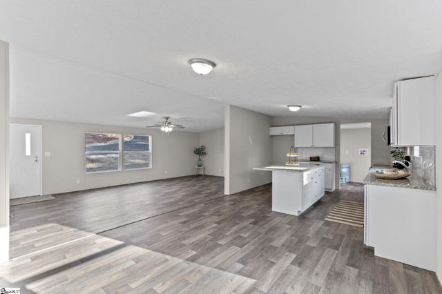 34 Mccauley Lane, Travelers Rest, SC 29690