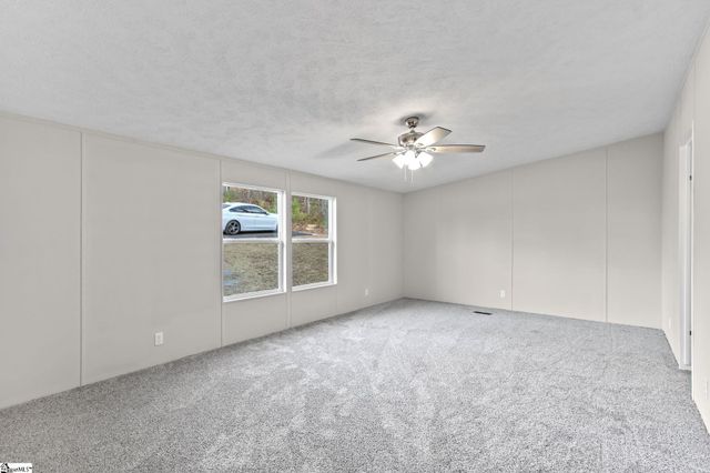 34 Mccauley Lane, Travelers Rest, SC 29690