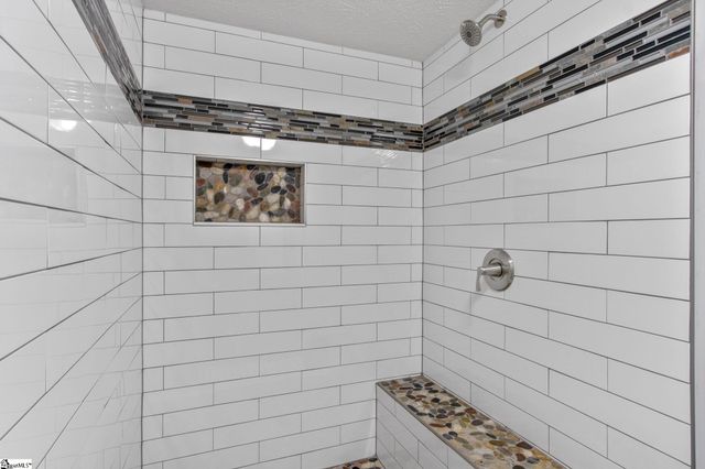 34 Mccauley Lane, Travelers Rest, SC 29690