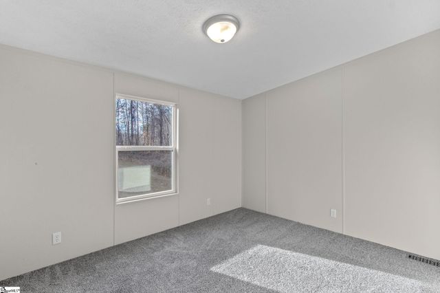 34 Mccauley Lane, Travelers Rest, SC 29690