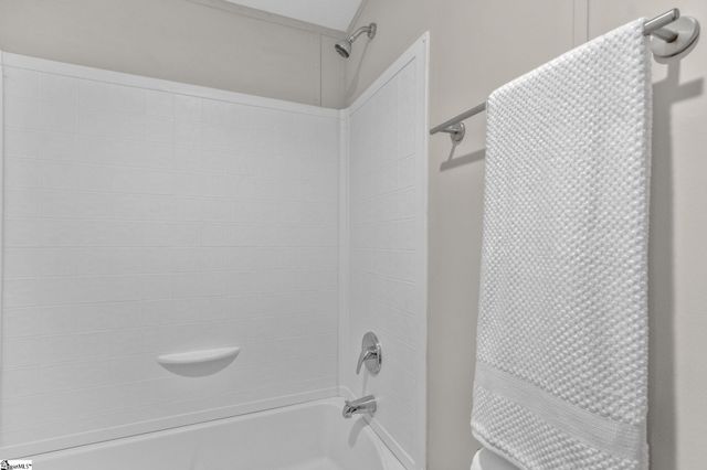 34 Mccauley Lane, Travelers Rest, SC 29690