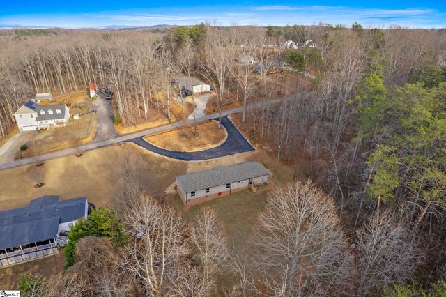 34 Mccauley Lane, Travelers Rest, SC 29690