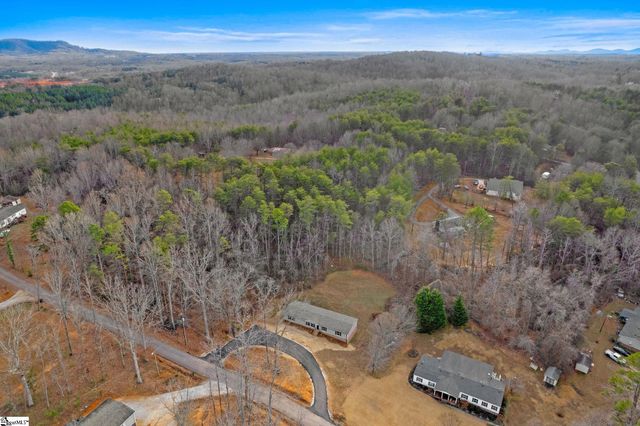 34 Mccauley Lane, Travelers Rest, SC 29690