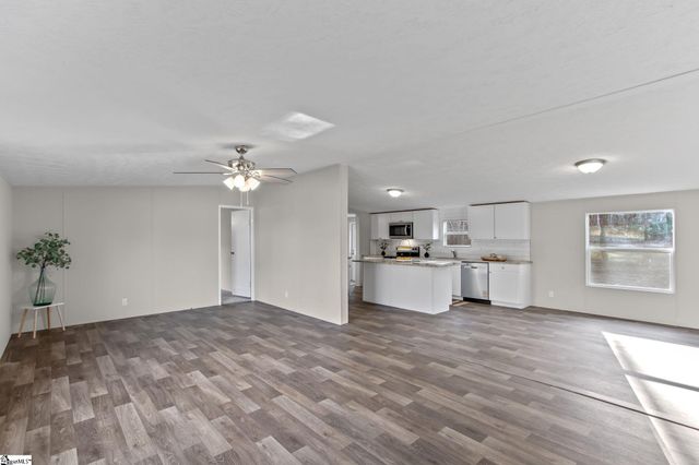 34 Mccauley Lane, Travelers Rest, SC 29690