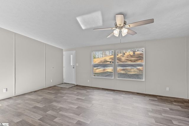 34 Mccauley Lane, Travelers Rest, SC 29690