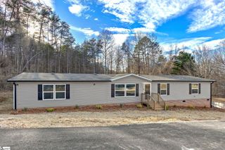 34 Mccauley Lane, Travelers Rest, SC 29690