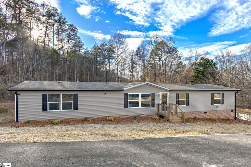 34 Mccauley Lane, Travelers Rest, SC 29690