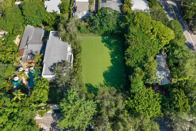 3729 Kumquat Ave, Miami, FL 33133