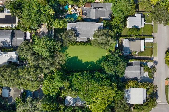 3729 Kumquat Ave, Miami, FL 33133