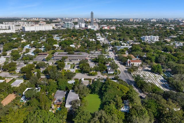 3729 Kumquat Ave, Miami, FL 33133