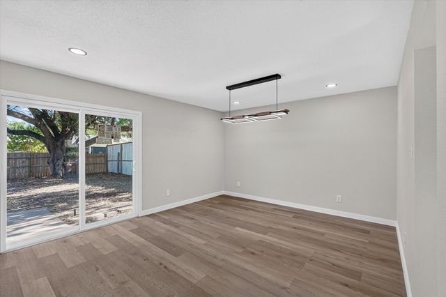 3045 Villa Sur Trail, Dallas, TX 75228