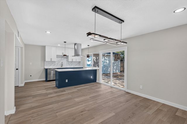 3045 Villa Sur Trail, Dallas, TX 75228