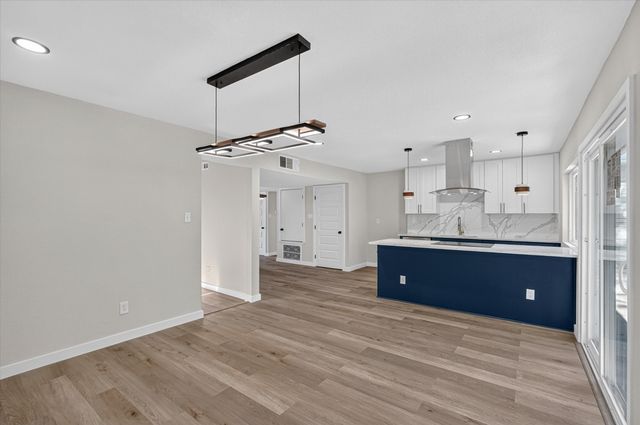3045 Villa Sur Trail, Dallas, TX 75228