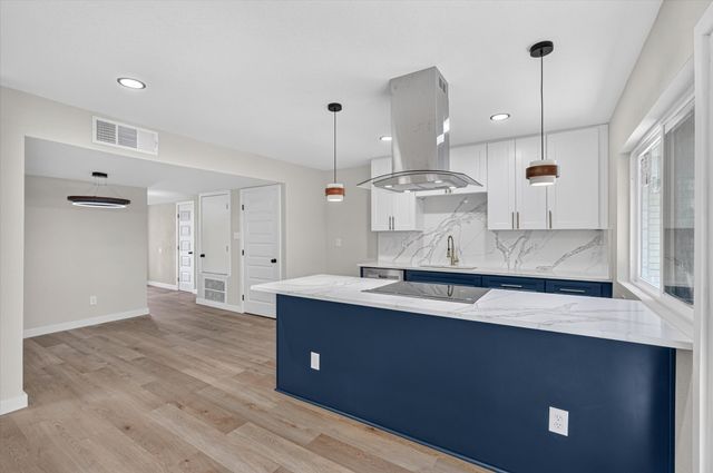 3045 Villa Sur Trail, Dallas, TX 75228