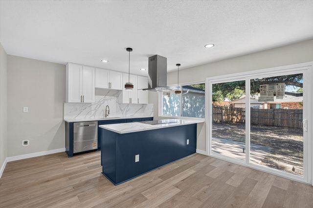 3045 Villa Sur Trail, Dallas, TX 75228