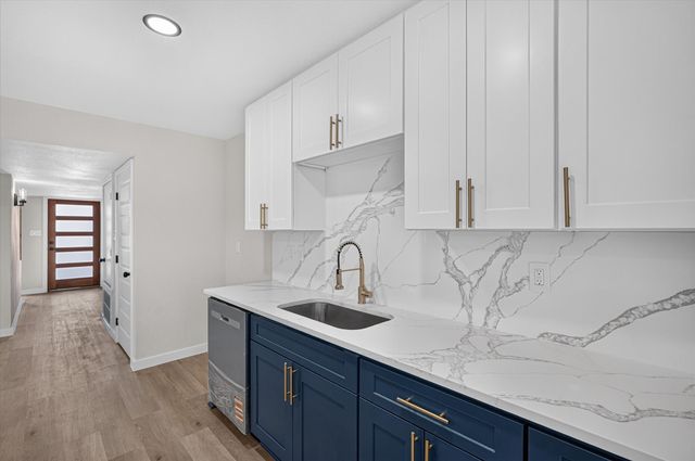 3045 Villa Sur Trail, Dallas, TX 75228