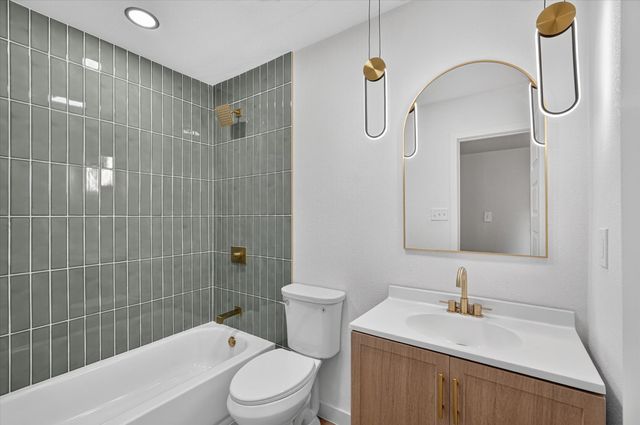 3045 Villa Sur Trail, Dallas, TX 75228