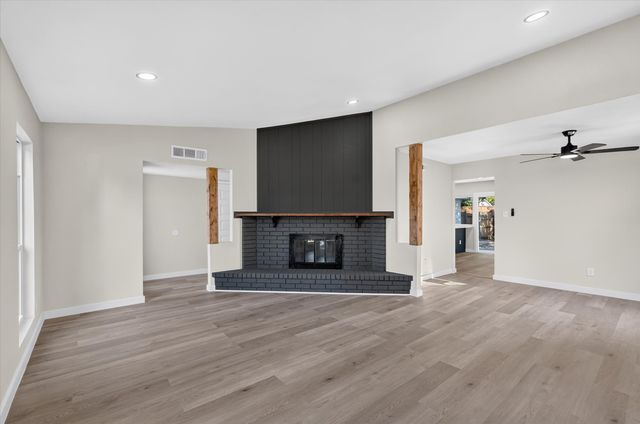 3045 Villa Sur Trail, Dallas, TX 75228