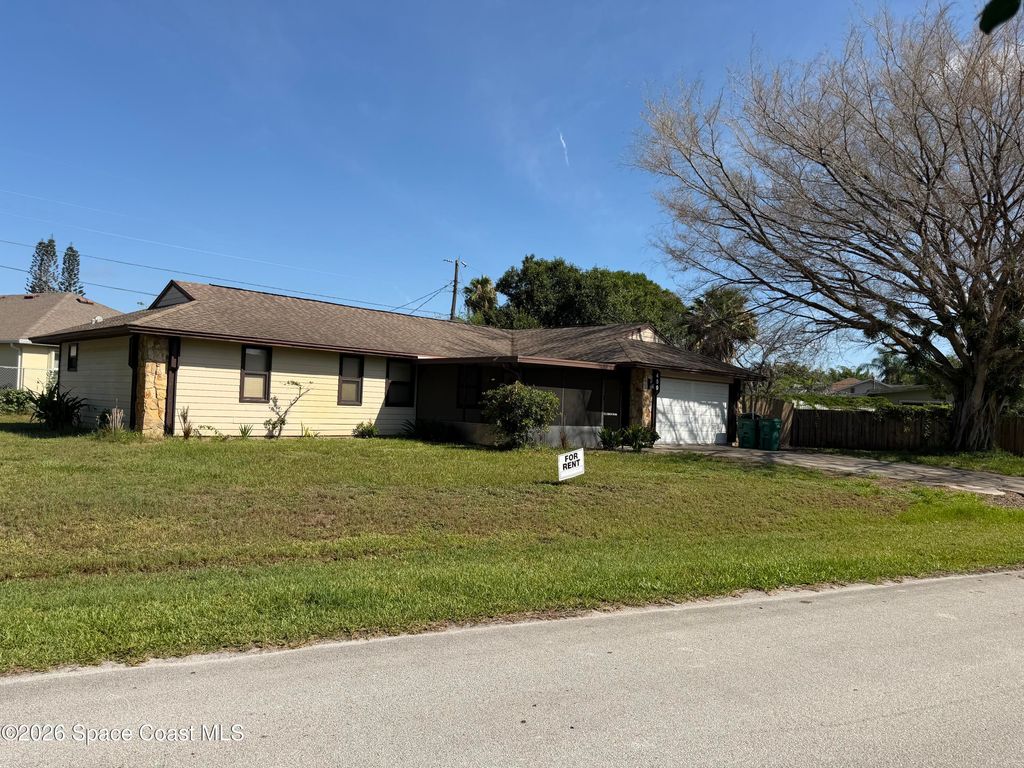 450 Columbus Street, Sebastian, FL 32958