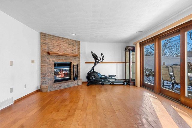 N349 FIELDSIDE LANE, Appleton, WI 54915