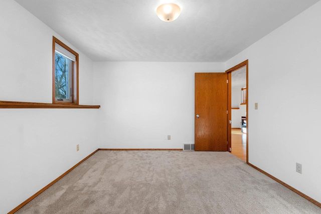 N349 FIELDSIDE LANE, Appleton, WI 54915