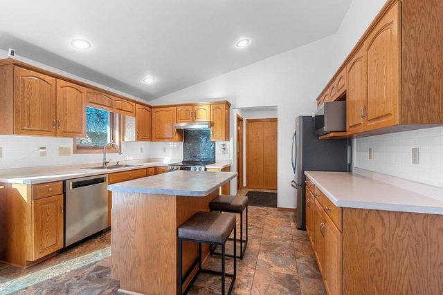 N349 FIELDSIDE LANE, Appleton, WI 54915