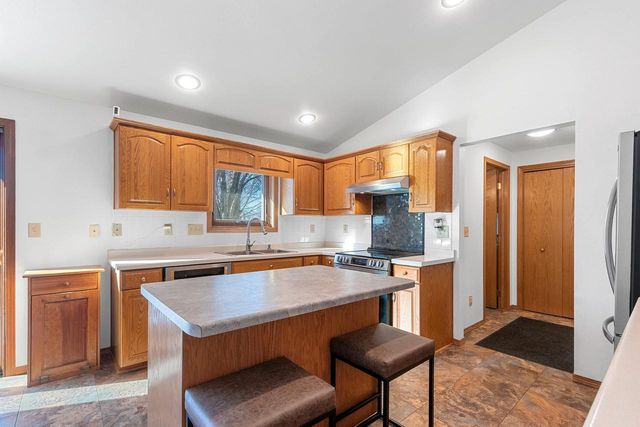 N349 FIELDSIDE LANE, Appleton, WI 54915