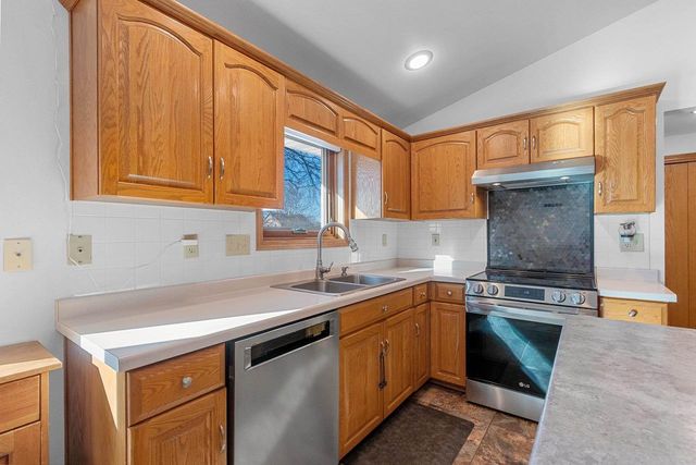 N349 FIELDSIDE LANE, Appleton, WI 54915