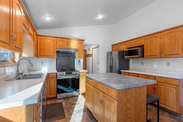 N349 FIELDSIDE LANE, Appleton, WI 54915