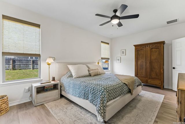 235 W GRANITE SHORES DR, Boerne, TX 78006