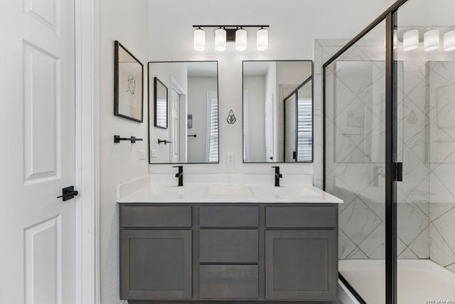 235 W GRANITE SHORES DR, Boerne, TX 78006