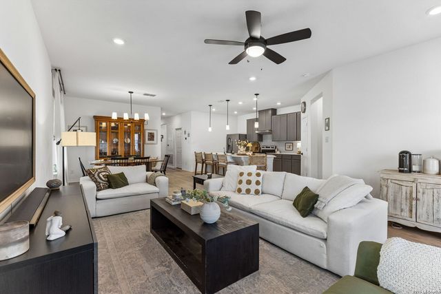 235 W GRANITE SHORES DR, Boerne, TX 78006