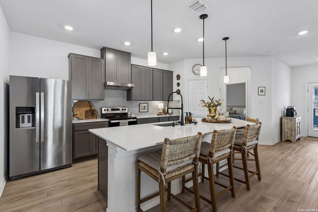 235 W GRANITE SHORES DR, Boerne, TX 78006