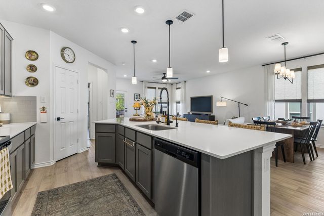 235 W GRANITE SHORES DR, Boerne, TX 78006