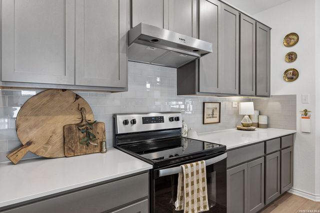 235 W GRANITE SHORES DR, Boerne, TX 78006