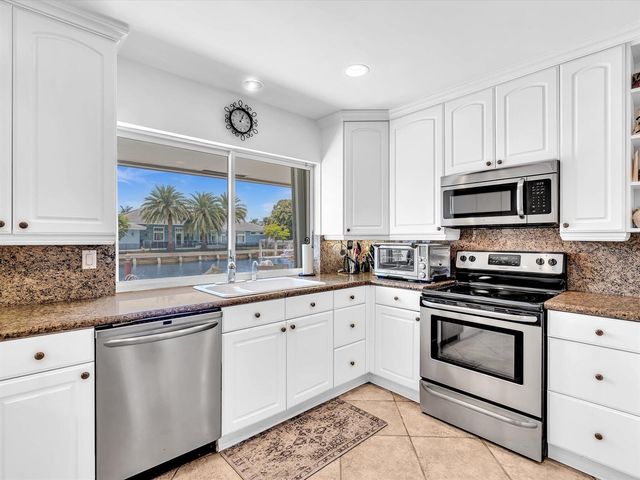 2800 NE 55th Street, Fort Lauderdale, FL 33308