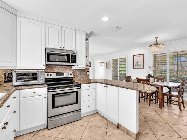 2800 NE 55th Street, Fort Lauderdale, FL 33308