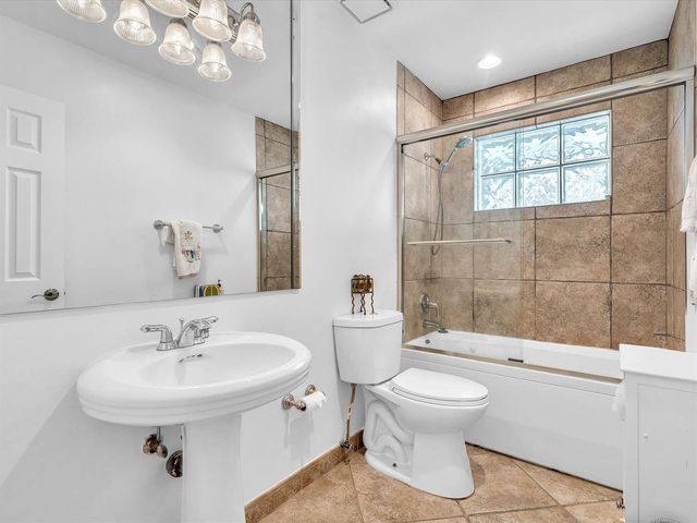 2800 NE 55th Street, Fort Lauderdale, FL 33308