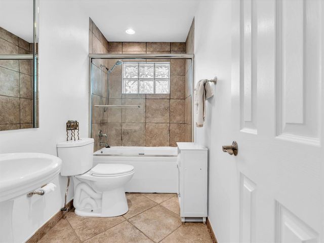 2800 NE 55th Street, Fort Lauderdale, FL 33308