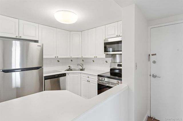 230 W Broadway 713, Long Beach, NY 11561