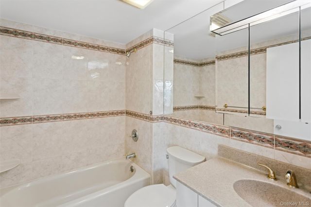 230 W Broadway 713, Long Beach, NY 11561